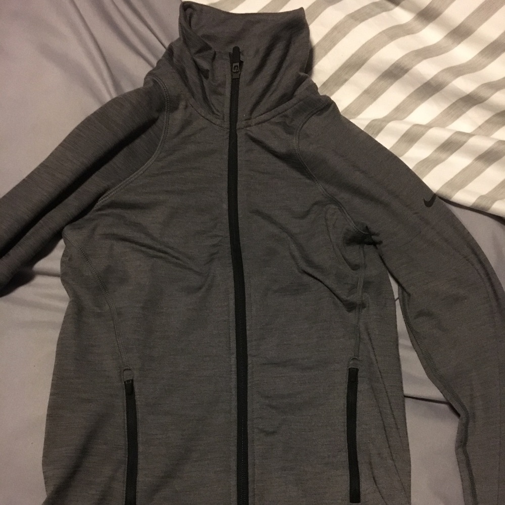 Nike drifit zip up jacket